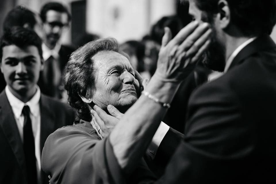 Lo sposo con la nonna