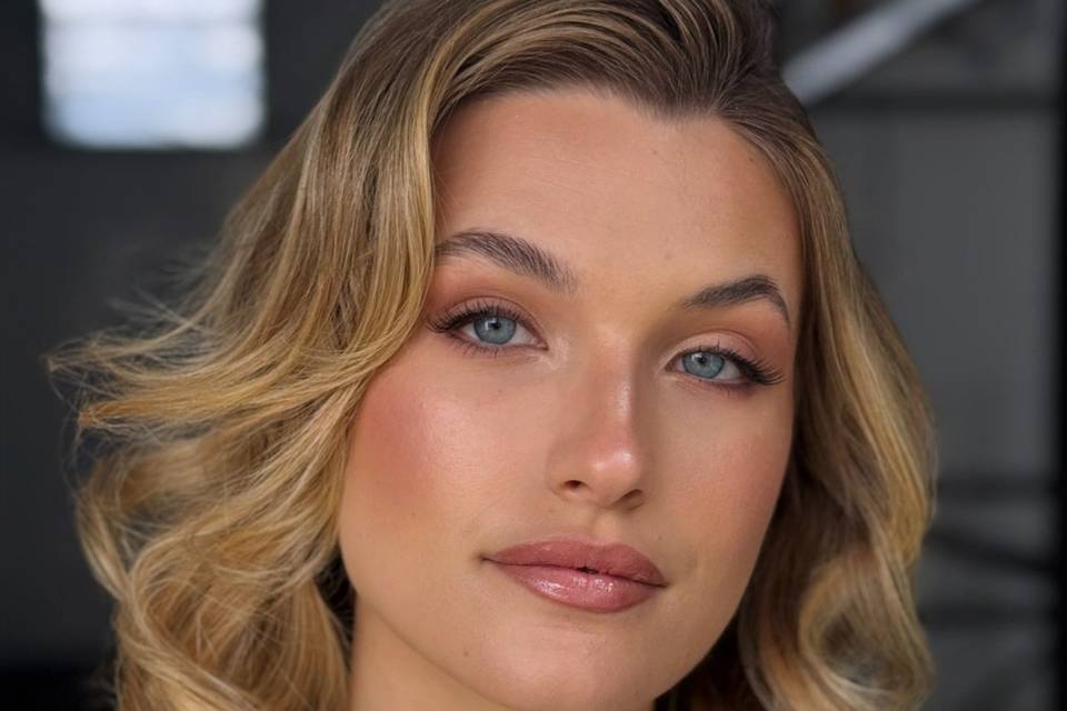Natural makeup
