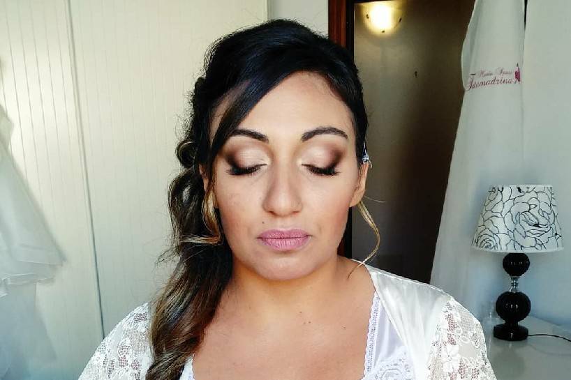 Noemi Deperu Makeup