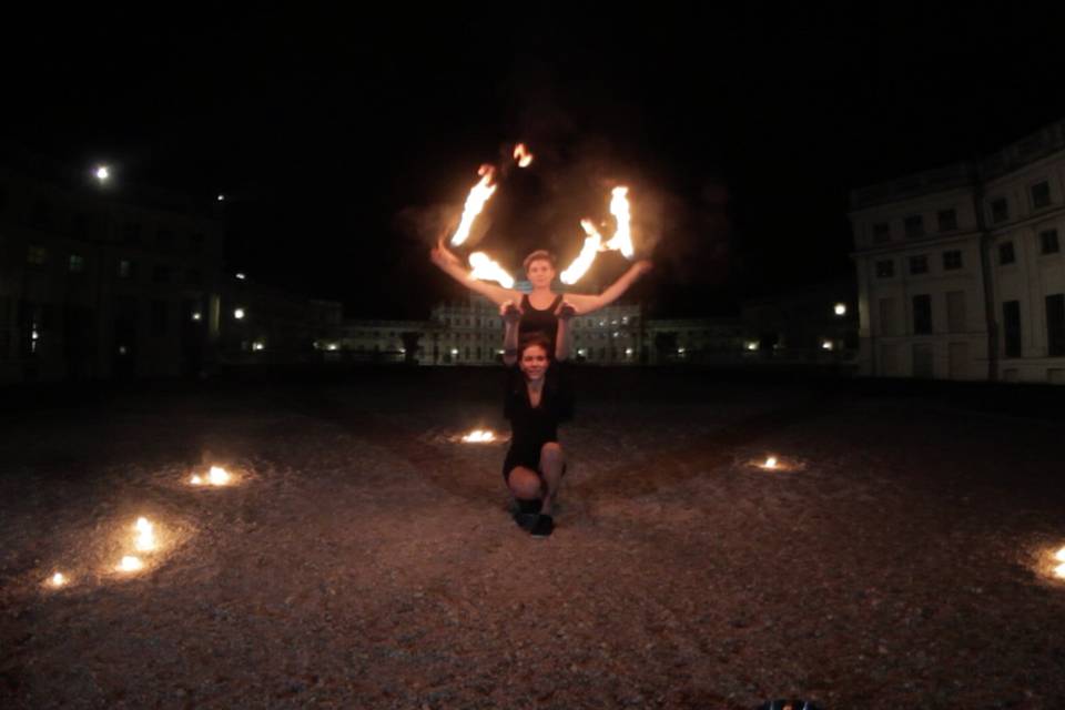 Danza col fuoco