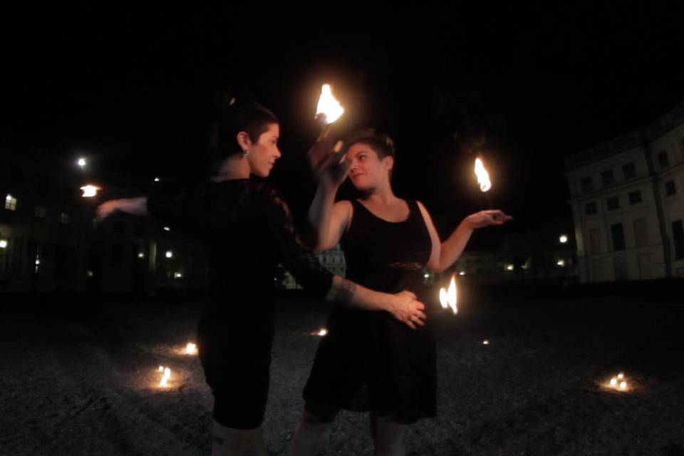 Danza col fuoco