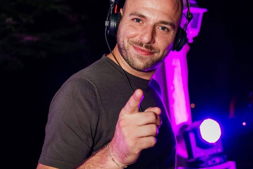 Dj