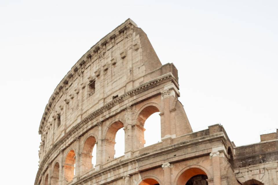 Sposi colosseo vestito