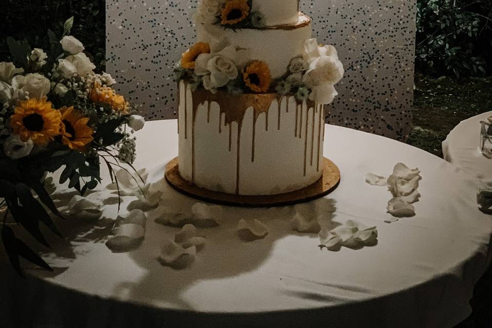 Gold drip cake