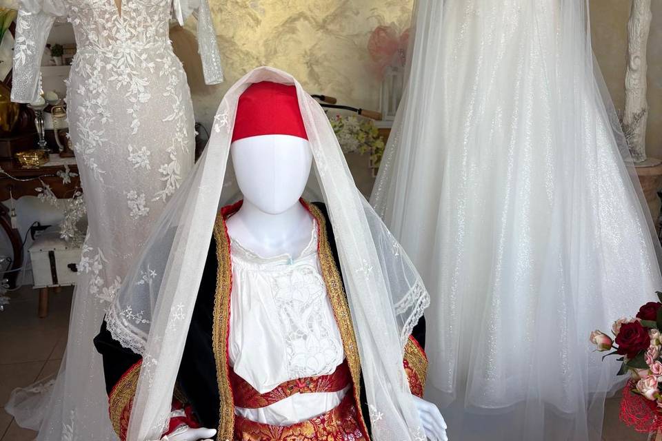 Abiti Morilee e abito tradizio