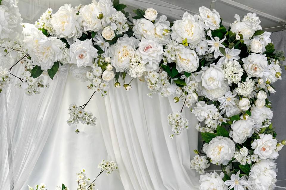 Arco bianco per matrimonio