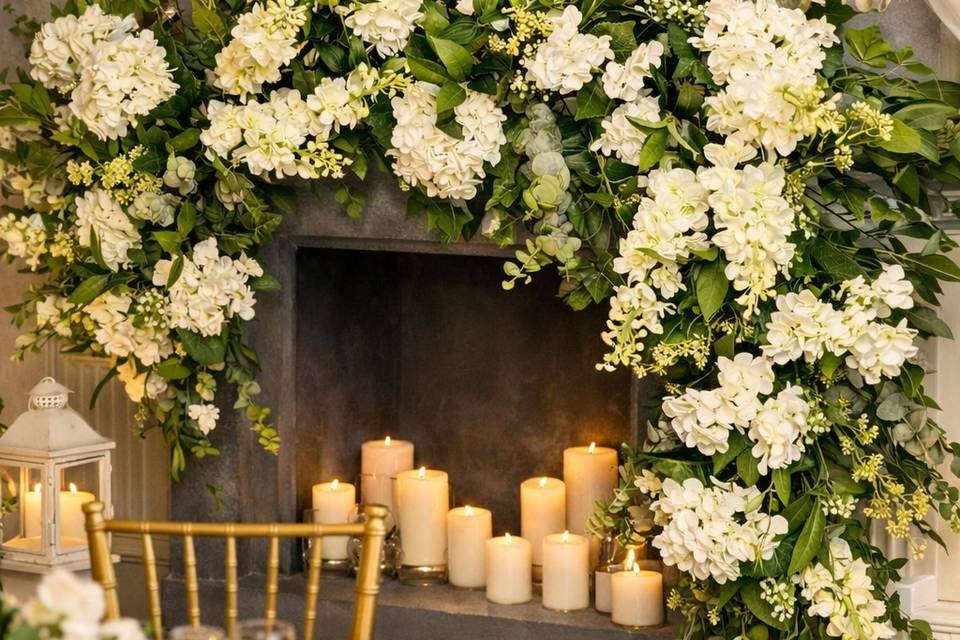 Camino con fiori bianchi