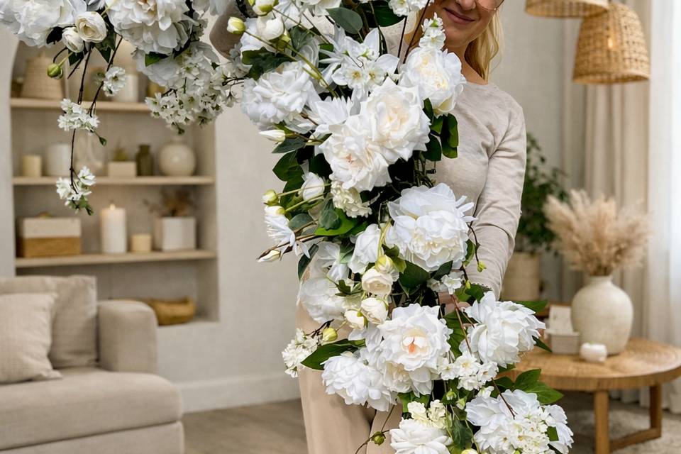 Arco floreale bianco