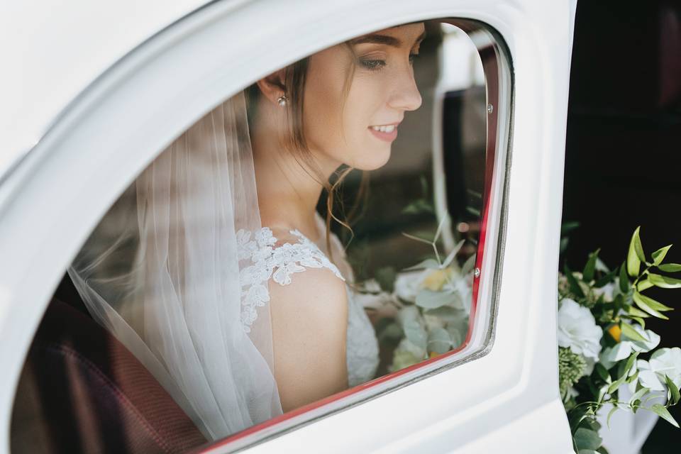 Sposa in auto