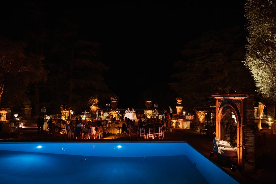 Cena a bordo piscina