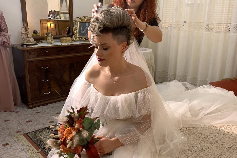 Una cresta per sposa elegante