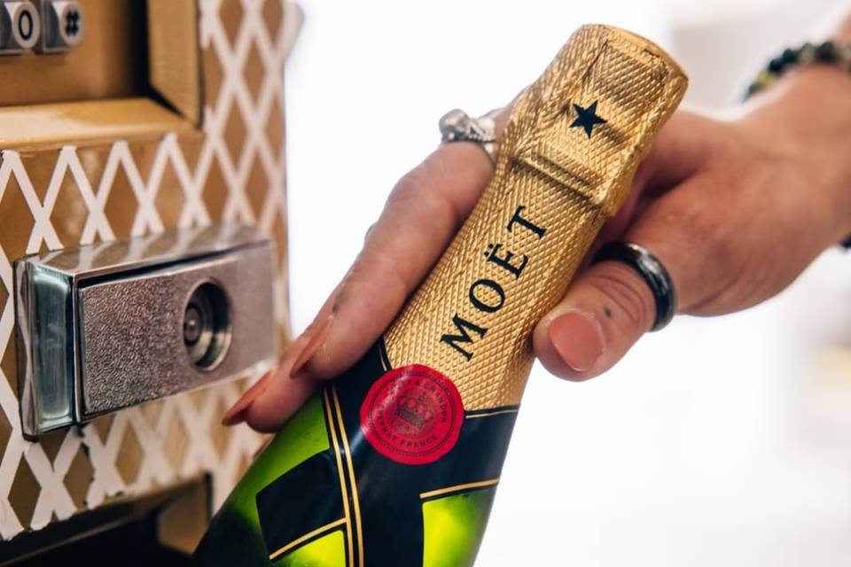 Moët & Chandon Machine