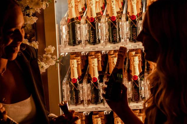 Moët & Chandon Machine