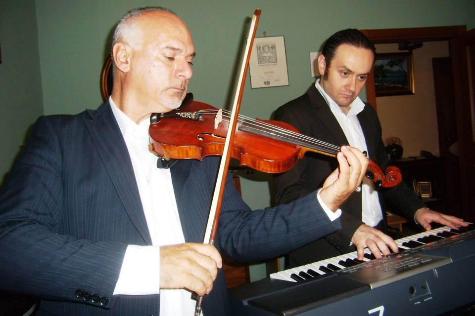 Luca Orsi in duo con Violino