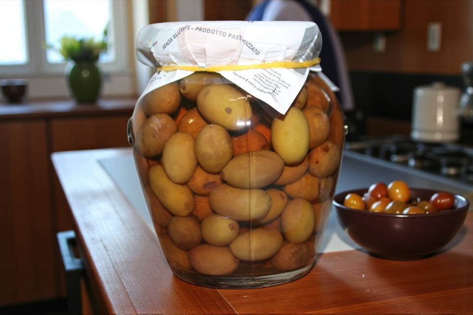 Olive taggiasche in salamoia