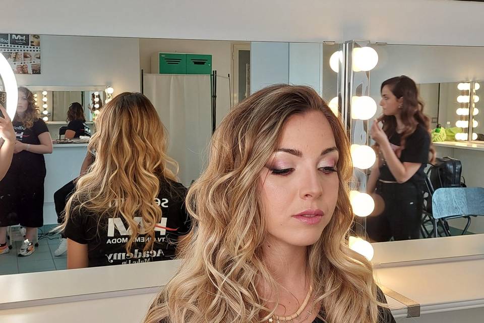 Beauty luminoso con pop of col