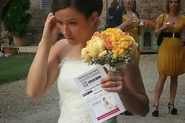 La sposa con la sua rivista