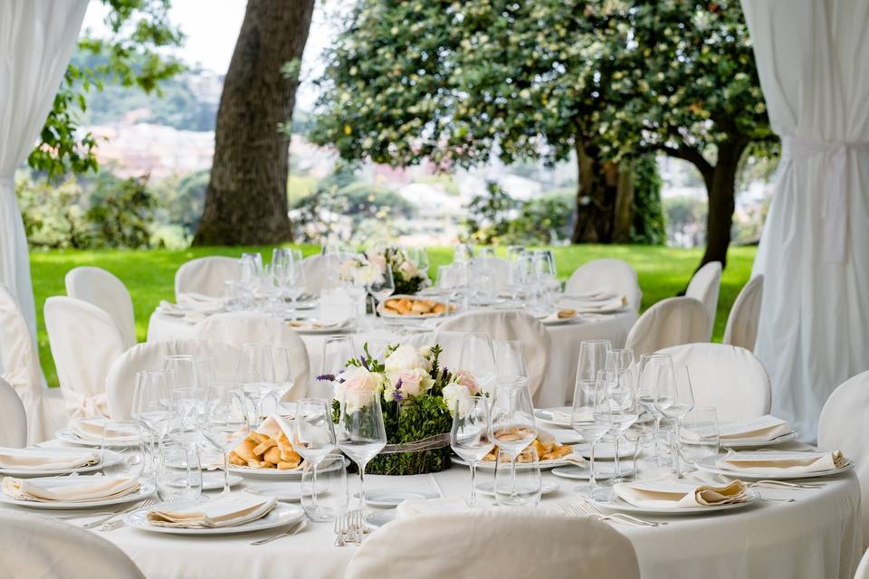 Pranzo sotto il gazebo