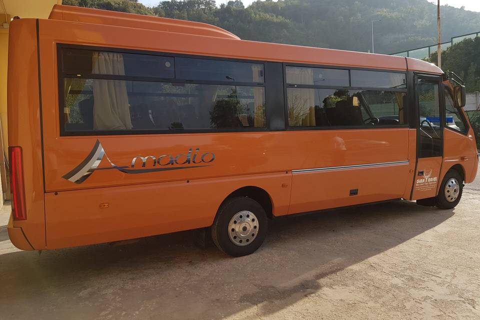 Minibus 24 pax