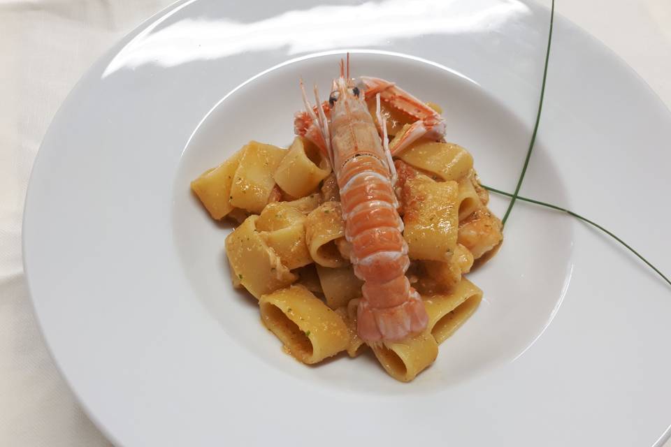 Calamarata con ragù di mare