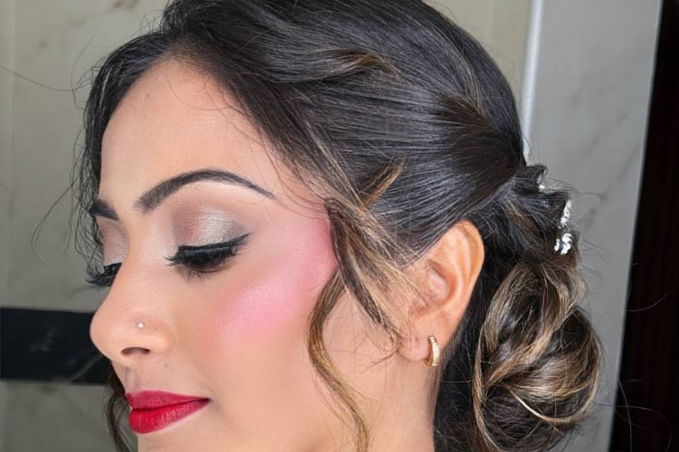 Make-up e acconciatura elegant