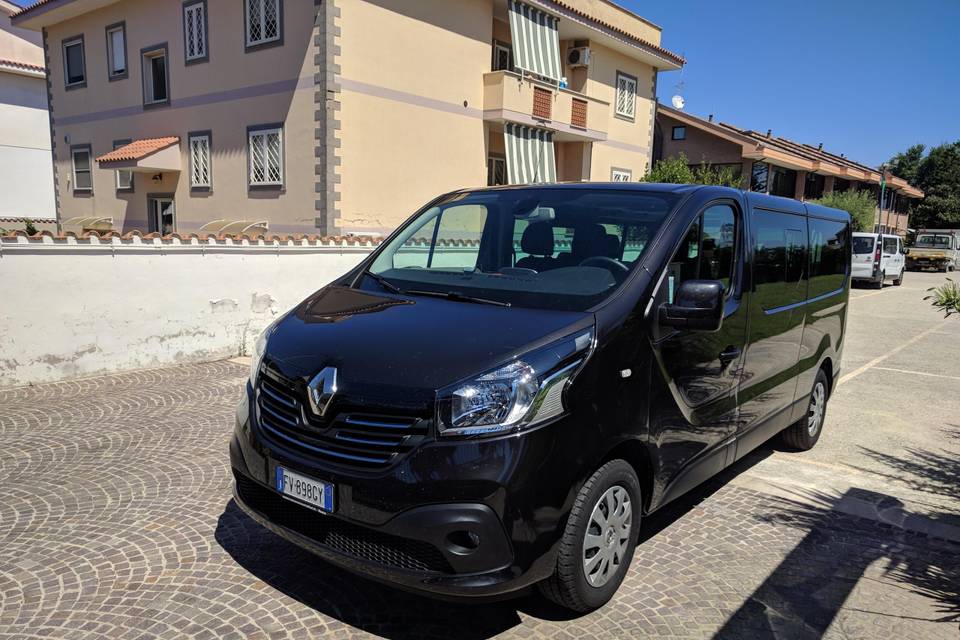 Renault trafic nero