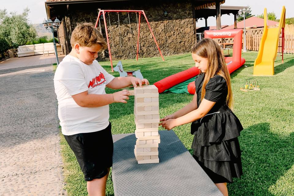gioco_torre_legno_bambini_esterno
