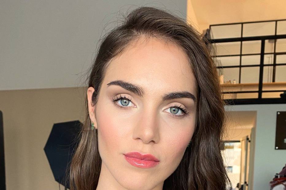 Soft makeup
