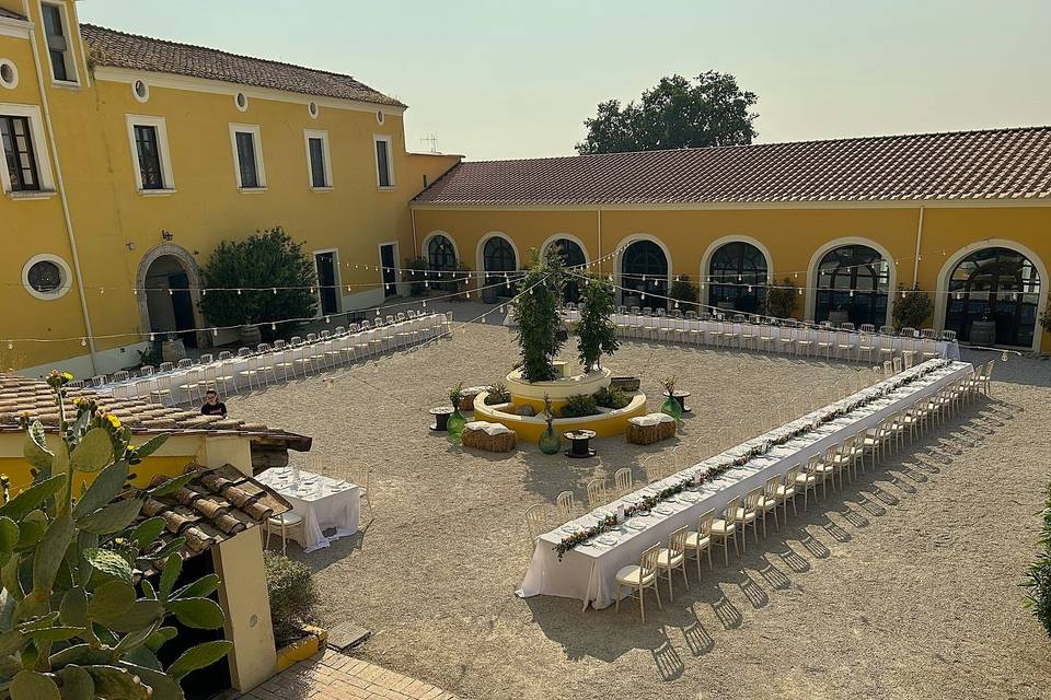 Allestimento nella corte