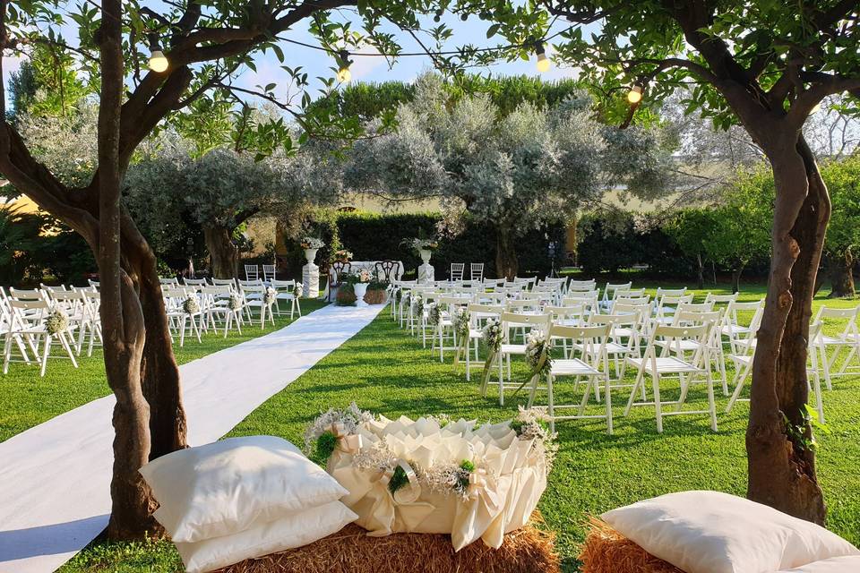 Matrimonio civile in giardino