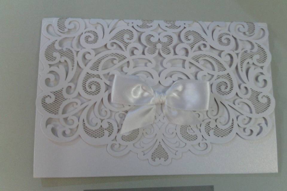 Invito white lasercut