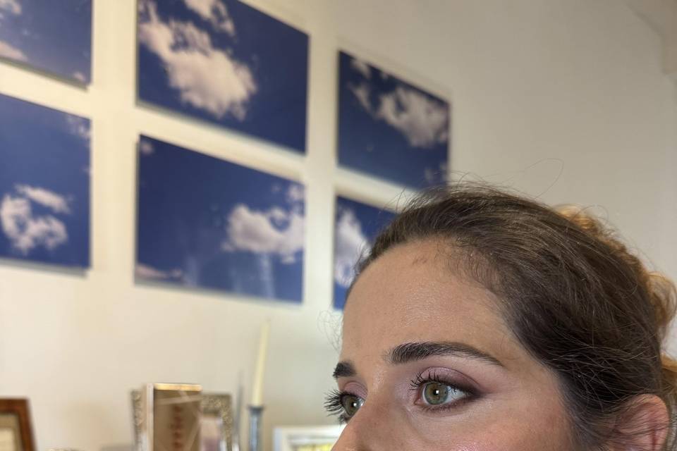 Make Up testimone