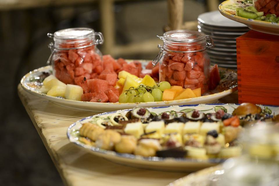 Buffet di frutta e dolci