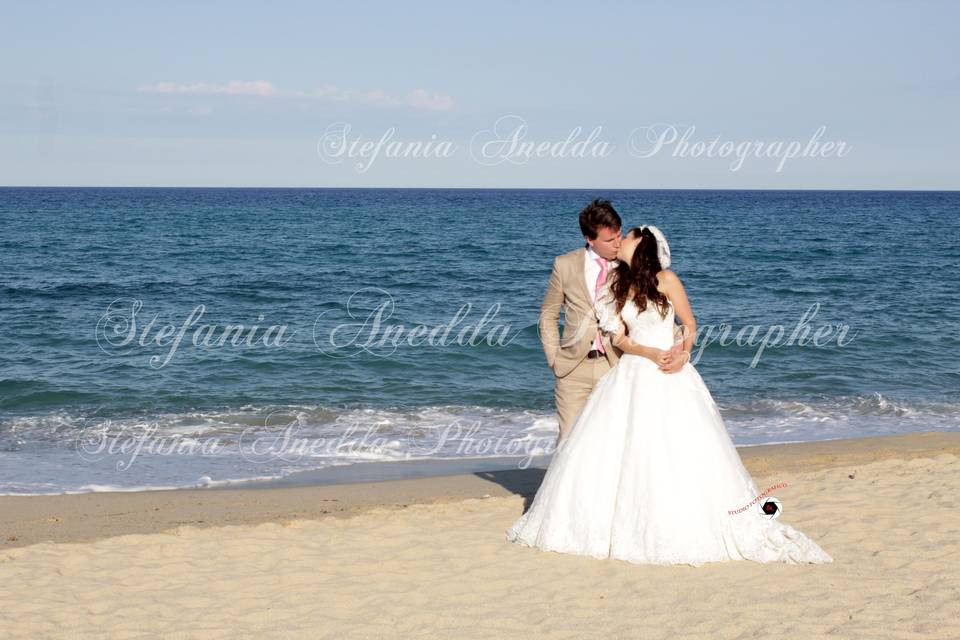 Kiss on the beach