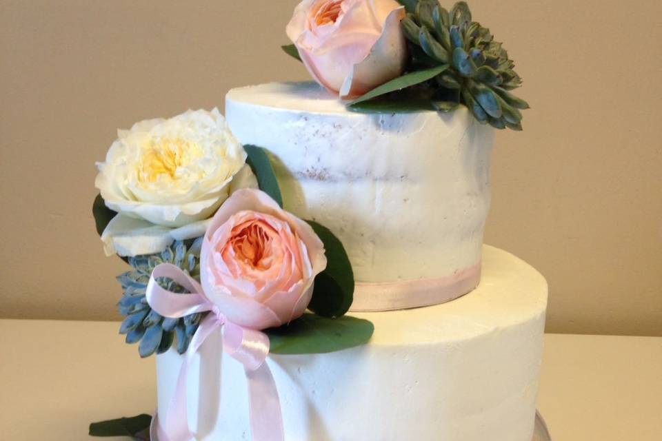 Naked cake con fiori