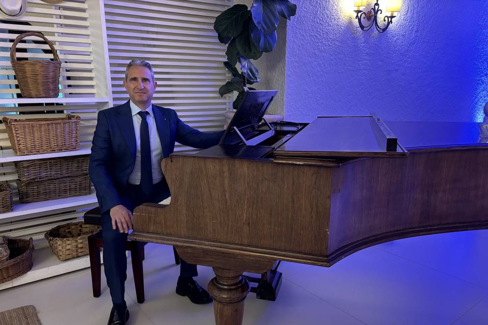 M°Sergio Romeo pianista