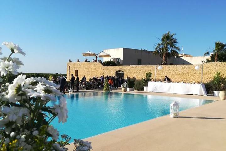 Aperitivo in piscina