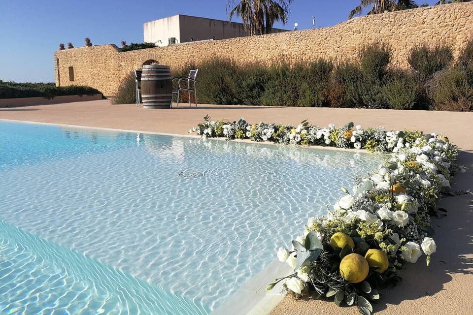 Aperitivo in piscina