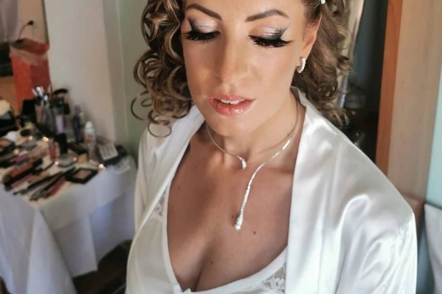 Bridal make-up