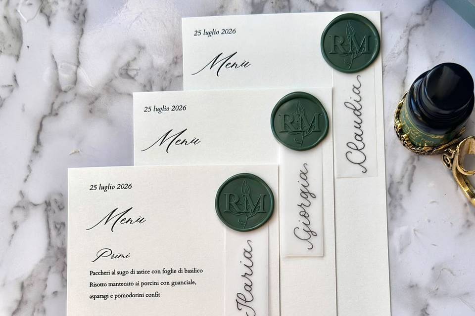 Menù-segnaposti in calligrafia