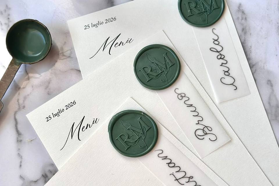 Menù-segnaposti in calligrafia