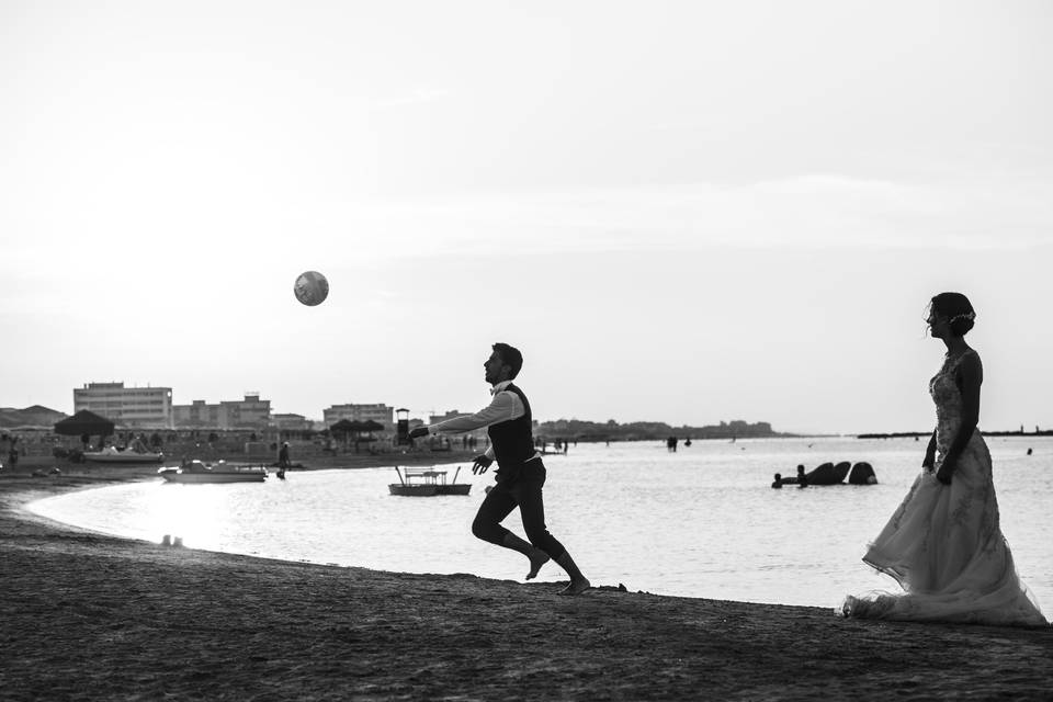 Elisa e roberto con il pallone