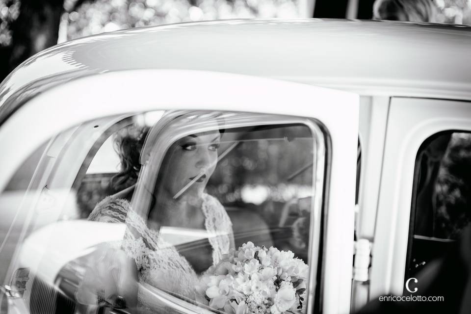 Auto antica per sposa