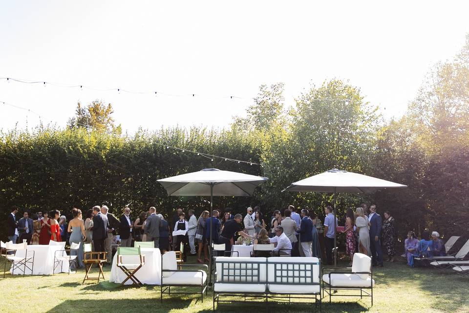 Aperitivo in piscina