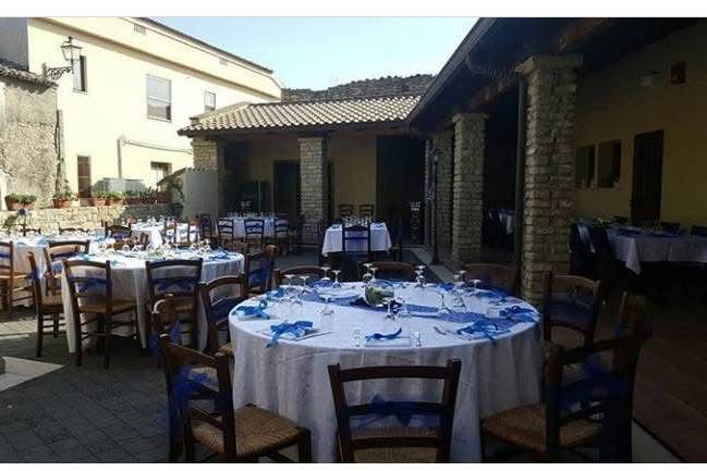 Allestimento tavoli