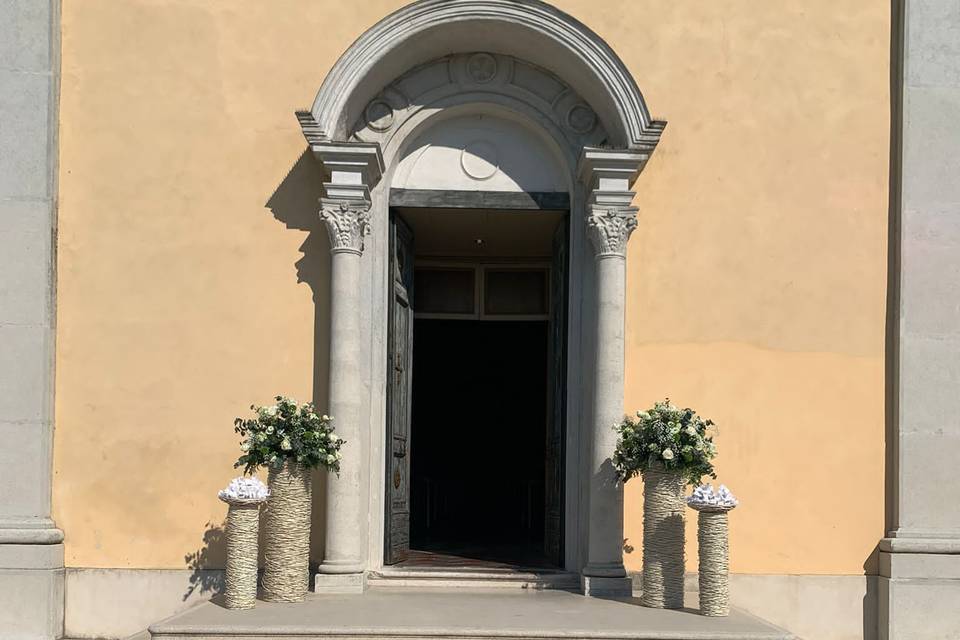 Fuori chiesa