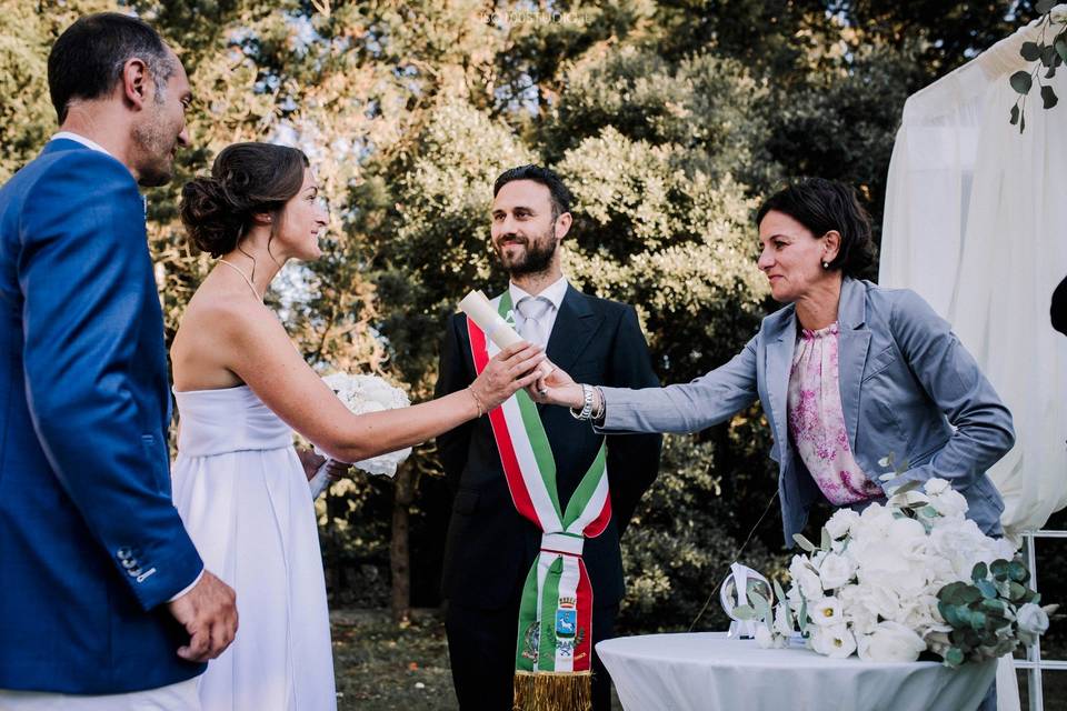 Civili wedding in villa