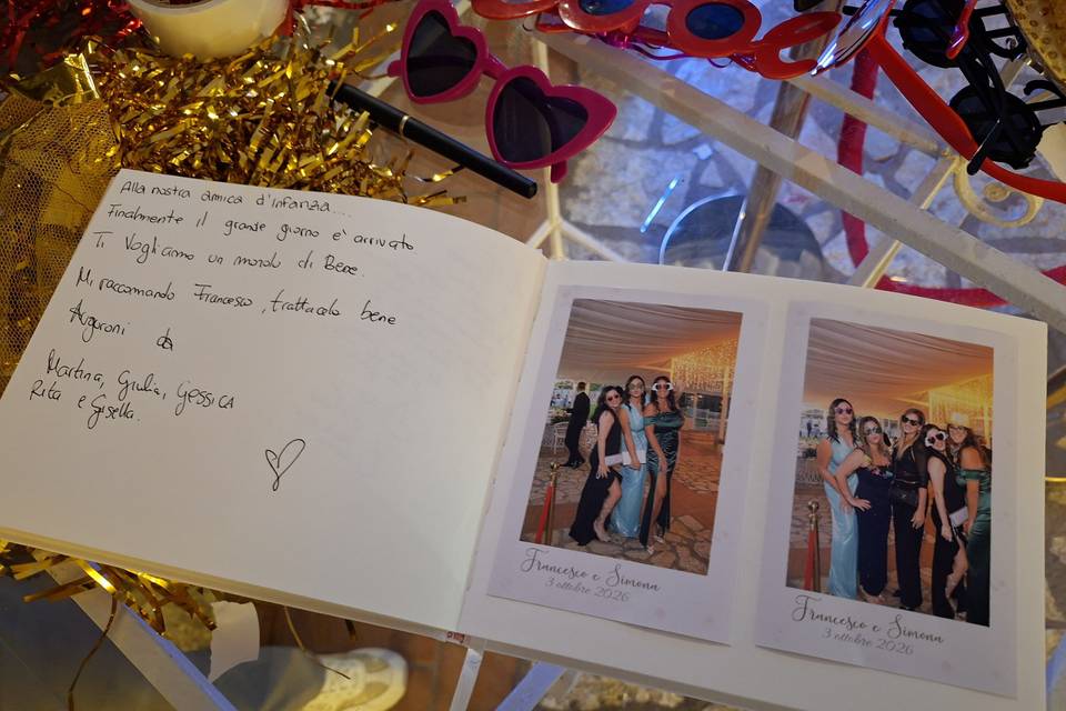 Selfie mirror GUESTBOOK