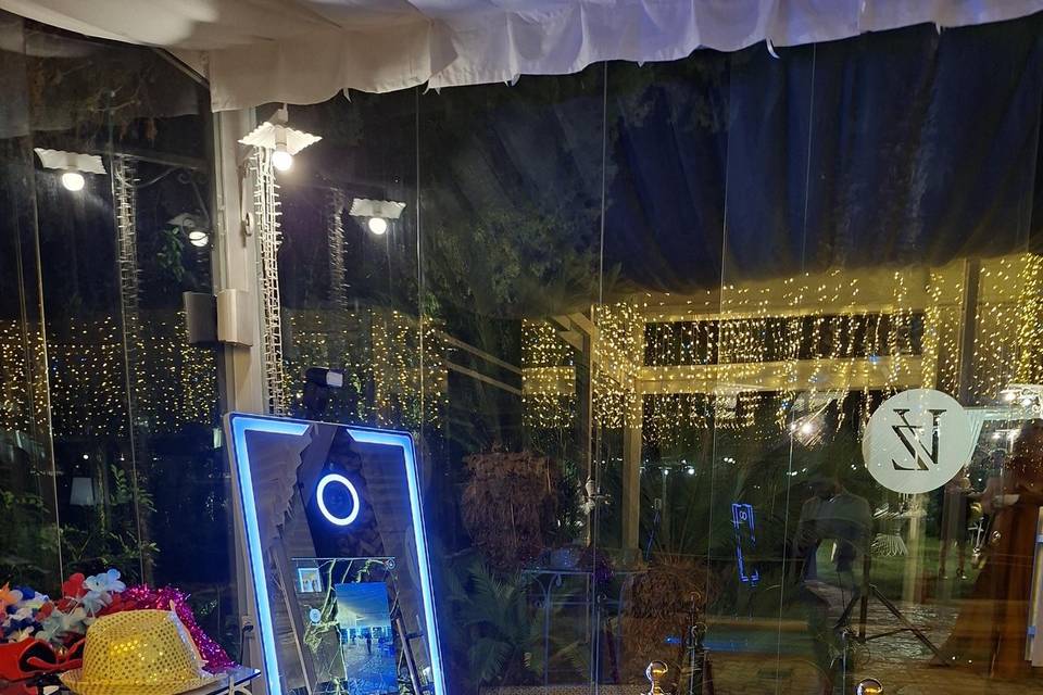 Selfie mirror