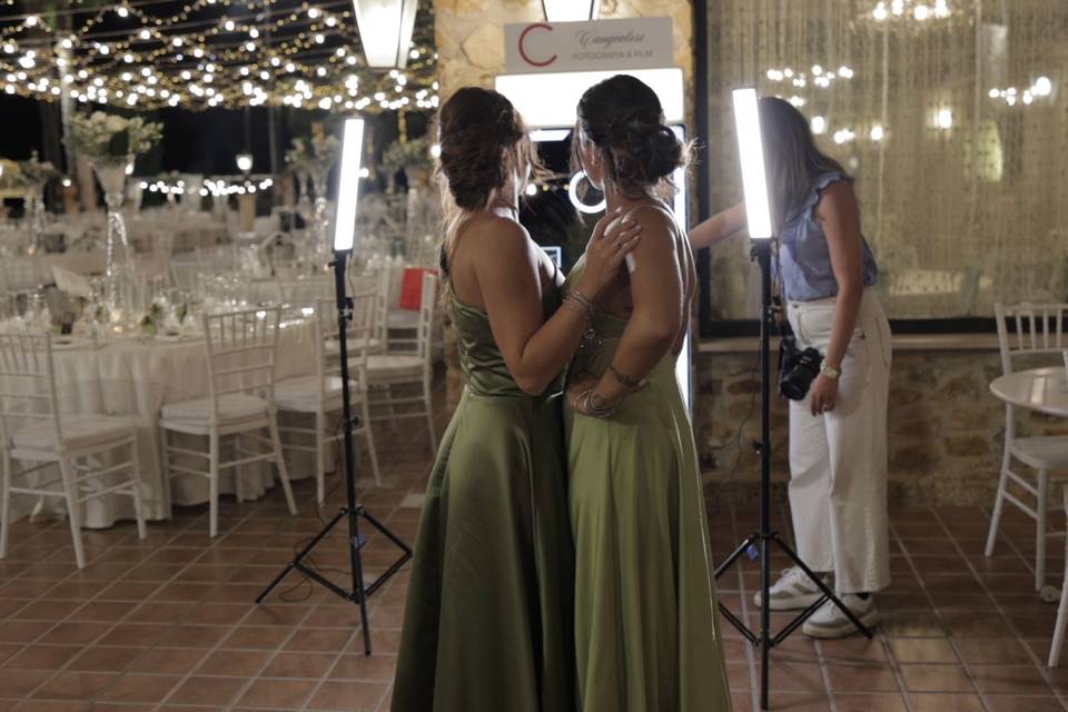 Selfie mirror wedding